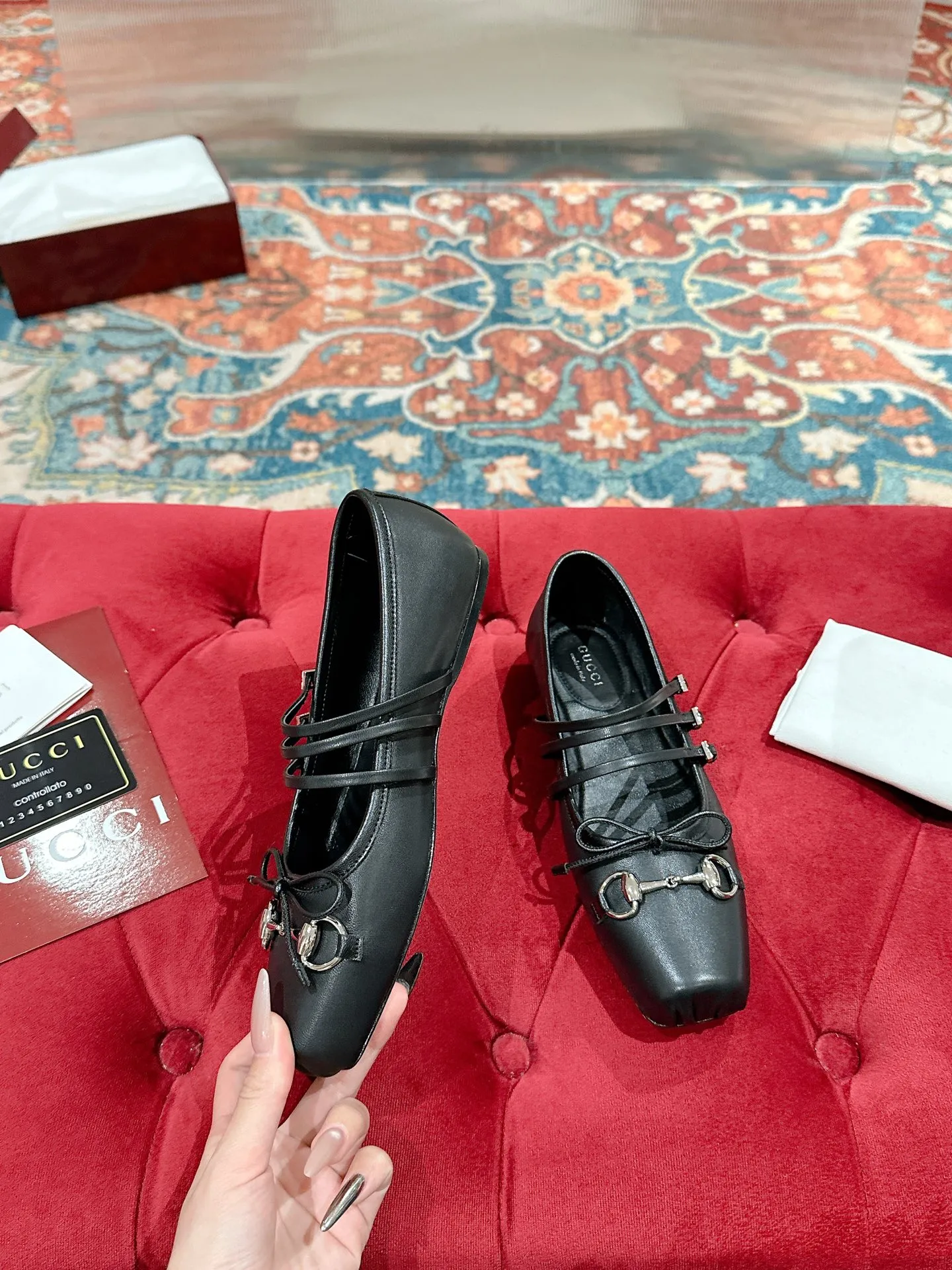 👟👟Ex-factory price 520👟👟 Gucci 2025 early spring 25 series new products🆕Flat ballet shoes horsebit new small square toe shoes, square toe design with elegant bow details, classic, refined, elegant, playful and fashionable flat shoes, creating an excellent wearing experience ▪️Fabric: original custom canvas/sheepskin ▪️Inner lining/foot pads: high-end custom sheepskin lining ▪️Heel height: flat ▪️Outsole: Italian genuine leather ▪️Number of yards: 35-39 (40.41 customized, non-refundable)